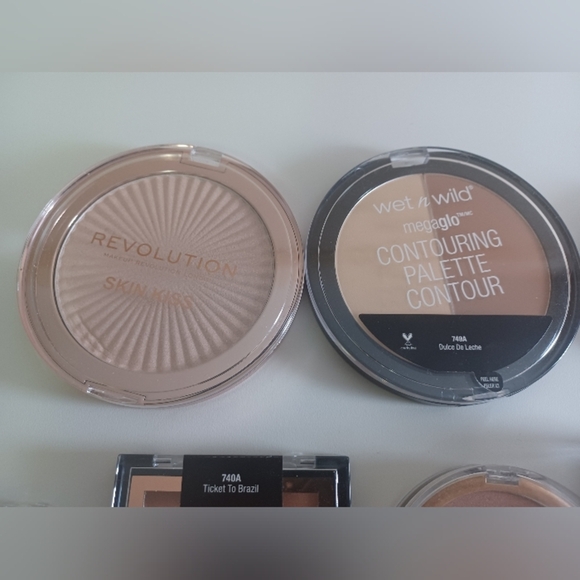 Mixed Face Makeup Bundle - Picture 2 of 5